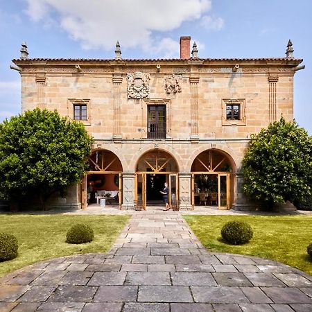 Helguera Palacio Boutique & Antique Vargas Экстерьер фото